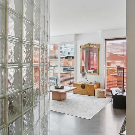 Proche De La Tour Eiffel Aparthotel 4*