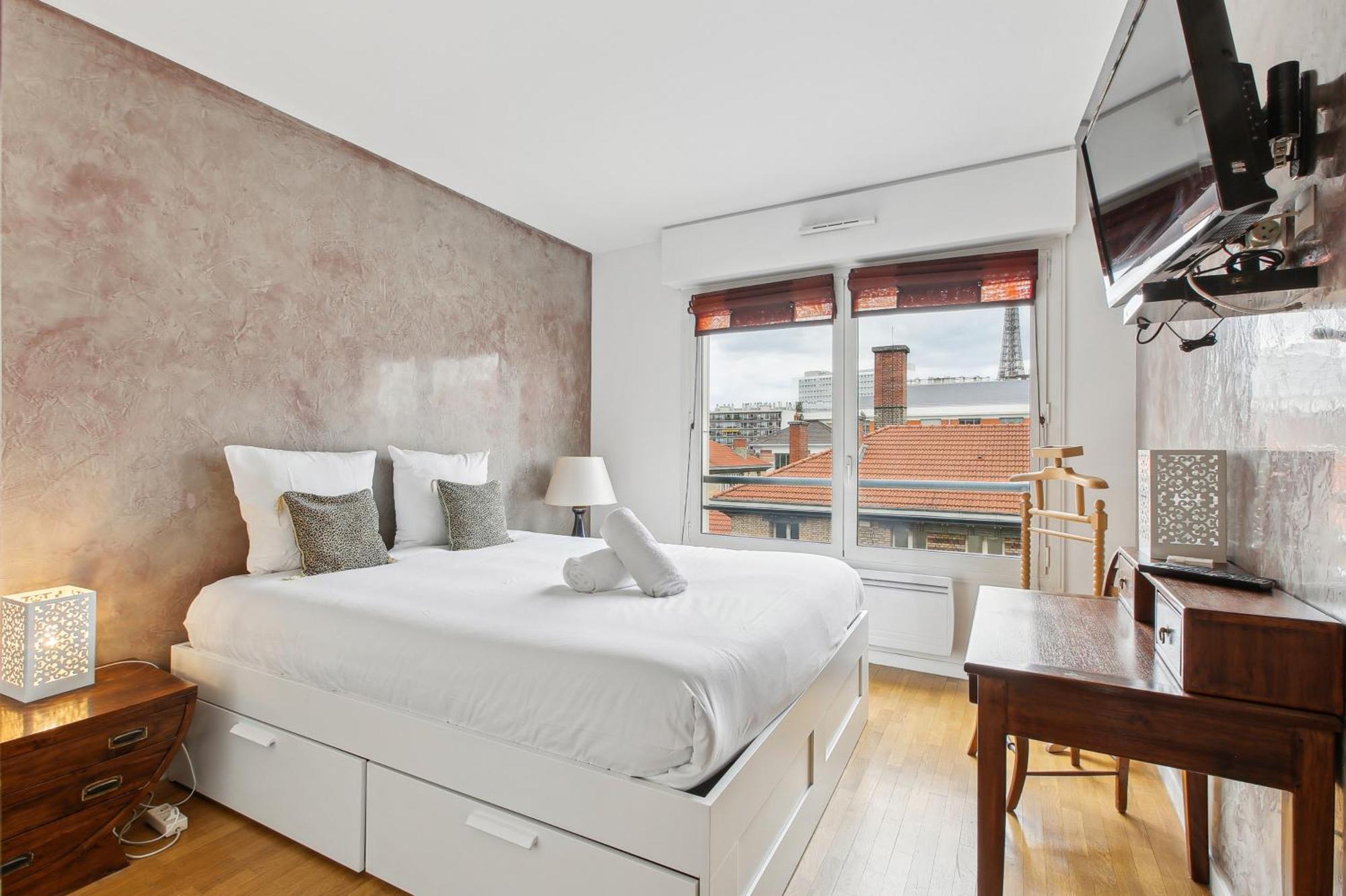 Proche De La Tour Eiffel Aparthotel 4*